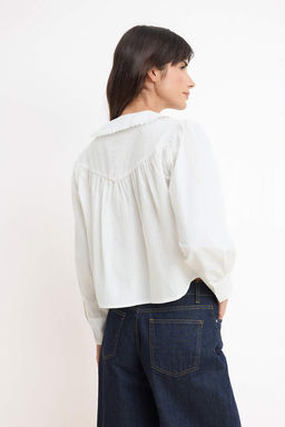 Beyaz Dantel Garnili Buzgulu Pamuklu Gomlek TWOSS26GO00084