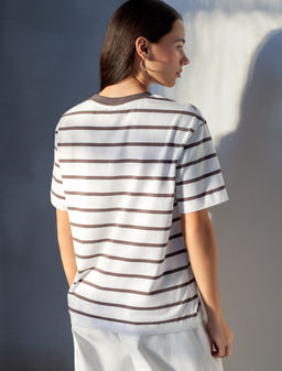 Свободная футболка в широкую полоску с принтом из премиального хлопка с эластаном