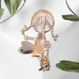 Брошь Девочка художник, цветная в золоте - Queen fair фото 2