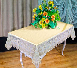 Скатерть арт. 30910/130/1, размеры 130 см х 180 см, ширина кружева 25 см, цвет - ВАНИЛЬ