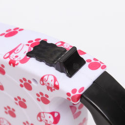 Рулетка с поводком-лентой, резиновая ручка, 5 м, вес животного до 15 кг, лапки на белом - Пижон фото 2