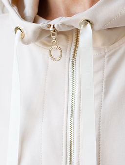 D49.075 Джемпер женский бежевый