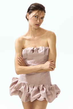 Vestido bandeau con bajo globo - H&m фото 2