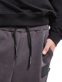 Брюки с шевроном для мальчика штаны спортивные 22-7683 светлый графит - Mini maxi фото 28