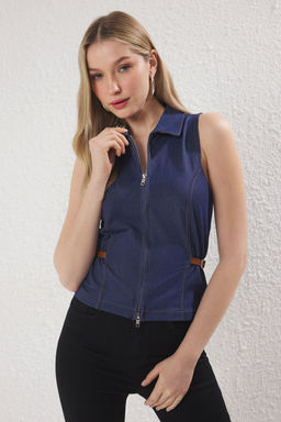 Indigo Denim Gorunumlu Fermuar ve Aksesuar Detayl? Fitted/Vucuda Oturan Orme Bluz TWOSS25BZ00386 - Trendyolmilla фото 2