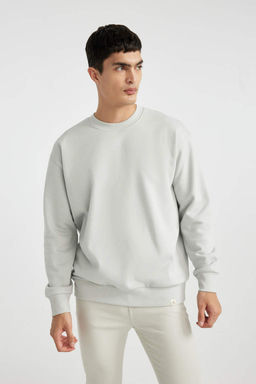 Базовый свитшот Oversize с круглым вырезом