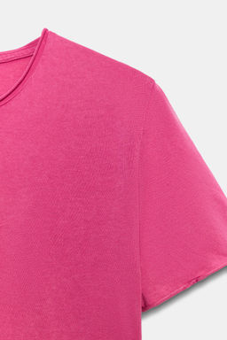CAMISETA LAVADA MANGA CORTA / Fucsia