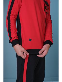 Костюм спортивный