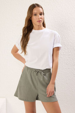 TRENDYOLMILLA Haki Dokulu Burumcuk Yuksek Bel Esnek K?sa Orme Sort & Bermuda TWOSS25SR00031