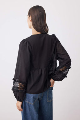 Ekru Dantelli Baglamal? V Yaka Dokuma Bluz TWOAW26BZ00053 - Trendyolmilla фото 4