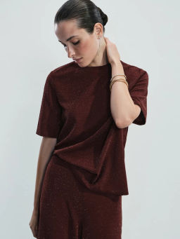 Футболка с люрексом и разрезами / Zarina