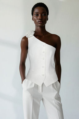 Limited Edition Ekru Fitted Tek Omuz Gul Detayl? Crop Dokuma Yelek TWOSS24YE00038