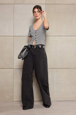 Teen Siyah Ekose Fitted/Vucuda Oturan Dugmeli K?sa Kollu Buzgulu Dokulu Orme Bluz TWOSS26BZ00031