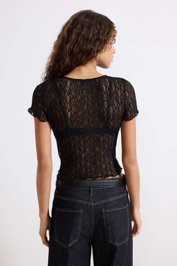 Siyah Fitted/Vucuda Oturan K?sa Kollu Aksesuar Detayl? Dantel Orme Bluz TWOSS26BZ00161