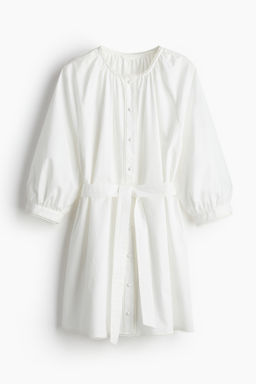 Vestido con ribetes de picot