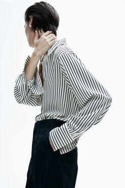 Blusa con escote de pico - H&m фото 4