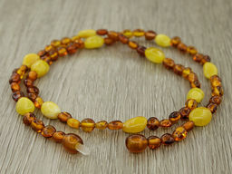 Янтарь светлый и прозрачный, овальная галька, бусы длиной 46см