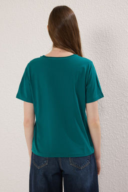 TRENDYOLMILLA Zumrut Yesili %100 Pamuk Regular/Normal Kal?p Bask?l? Orme T-Shirt TWOSS25TS00076 фото 11