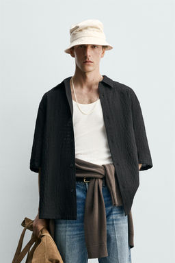 CAMISA BOXY FIT EFECTO RELIEVE / Negro - Zara фото 2