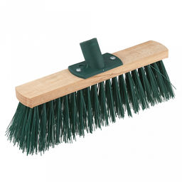 Щетка для пола деревянная 30см, втулка наклонная пластмассовая с резьбой д22мм, бук (Россия)