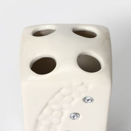 Аксессуары для ванной Доляна Цветочный барельеф, 4 предмета, дозатор 270 мл, мыльница, 2 стакана 210 мл, белые  фото 9