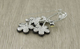 Брошь "Весенние цветы" перламутр гелиотис