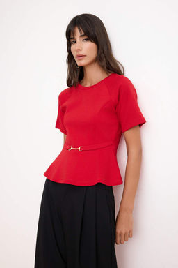 K_rm_z_ Peplum Reglan Kol K_sa Kollu Aksesuar Detayl_ _nterlok _rme Bluz TWOSS26BZ00242