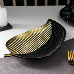 Блюдо для фруктов Доляна «Золотой лист», 31×17×3 см, цвет золотой с чёрным