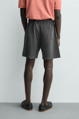 BERMUDA PIQU? REGULAR FIT LAVADO / Gris antracita