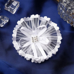 Цена за 6 шт. Бант для волос на резинке Школьница, лучики серединка блеск, d=7 см, белый