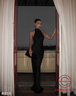 Платье с открытой спинкой