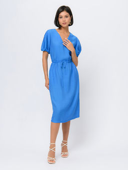 Платье голубого цвета длины миди с пышными рукавами и глубоким вырезом - 1001dress фото 3