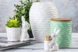 Кашпо-фигурка 11,5*7,2*10,5 см "Заяц с цветком"