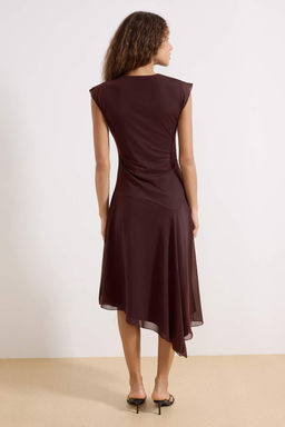 Kahverengi Belden Ac?lan Kay?k Yaka Kolsuz Buzgulu Maxi Tul Orme Elbise TWOSS26EL00028