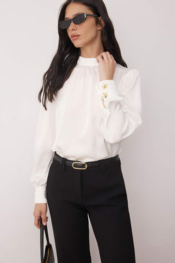 Beyaz Sal Detayl? Dugmeli Saten Dokuma Bluz TWOAW26BZ00353