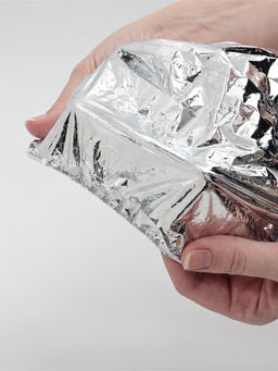 Цена за 2 шт. Пакеты - крышки на тарелку для свежести и тепла еды, на резинке, фольга, набор 10 шт., d до 36 см, серебристые