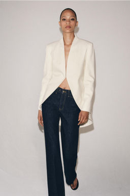BLAZER LARGA SIN SOLAPA ZW COLLECTION / Beige claro