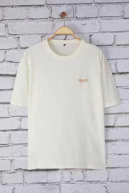TRENDYOL MAN Ekru Oversize/Genis Kesim Nak?s S?rt Bask?l? Bisiklet Yaka %100 Pamuk T-Shirt TMNSS25TS00169 - Trendyolmilla фото 3