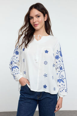 Beyaz Nak?sl? Boyundan Bagc?k Detayl? Dokuma Bluz TWOAW25BZ00294 - Trendyolmilla фото 2