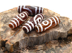 Бусины Дзи "Два глаза" из агата бочонок 14*39мм, цвет красно-белый, 1 бусина Радуга камня