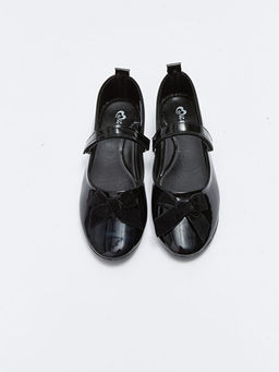 Deri G?r?n?ml? Fiyonk Detayl? C?rt C?rtl? K?z ?ocuk Babet - Waikiki фото 3