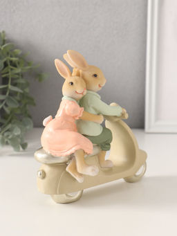 Фигурка полистоун Кролики: катание на мопеде, 14?7?15 см