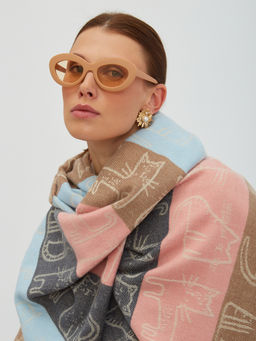 в составе  шерсть! теплый двусторонний палантин