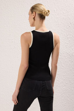 Trendyolmilla Siyah Premium Iplik/Ozel Iplik Renk Bloklu Triko Bluz TWOSS25BZ00304