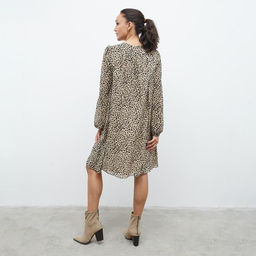 Платье женское короткое MINAKU: Green trend, бежевое, размер 46