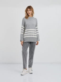 серый женский джемпер со спущенной линией плеча и с белыми полосками - Glenfield фото 3