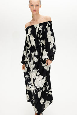 Vestido off-the-shoulder con escote nido de abeja