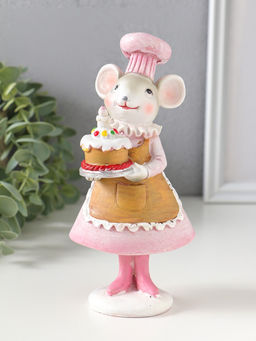 Сувенир полистоун "Мышка-кондитер в розовом платье и колпаке, с тортом" 8,5х6х17 см