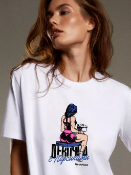 Свободная футболка с ярким принтом - NEVERLATE фото 3