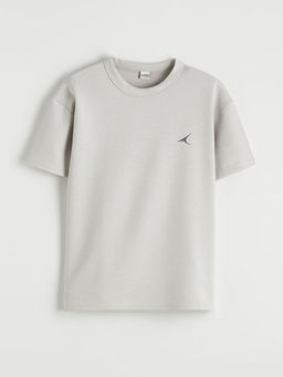 Bask?l? Erkek ?ocuk Ti??rt